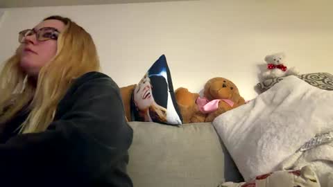 Mariah  online show from October 8, 6:11 am