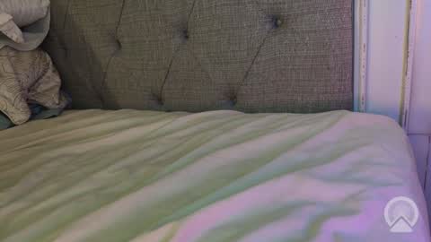 Mariah  online show from October 18, 2:14 am