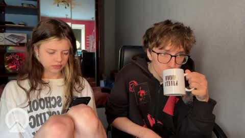 Philipp and Este online show from May 11, 5:35 am