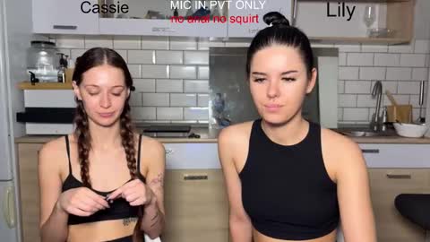 Snapshot of x_kai chatting on January 11, 4:34 pm wiwi clap clap cat baby girl online show from January 11, 4:34 pm