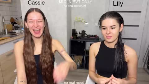 Snapshot of x_kai chatting on February 2, 9:52 am wiwi clap clap cat baby girl online show from February 2, 9:52 am