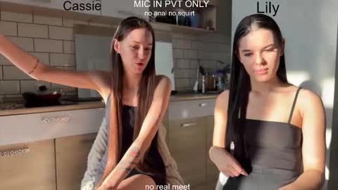 Snapshot of x_kai chatting on February 6, 10:29 am wiwi clap clap cat baby girl online show from February 6, 10:29 am