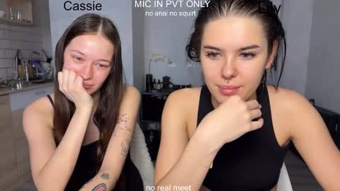 Snapshot of x_kai chatting on February 10, 10:19 am wiwi clap clap cat baby girl online show from February 10, 10:19 am