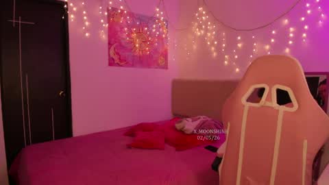     s  s      s   online show from May 3, 4:07 am