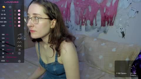 Snapshot of x_purr_agatha_x chatting on December 13, 2:54 am Agatha online show from December 13, 2:54 am