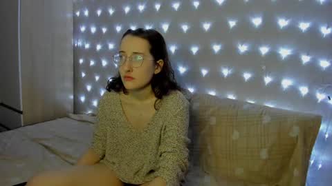 Snapshot of x_purr_agatha_x chatting on December 30, 3:03 am Agatha online show from December 30, 3:03 am