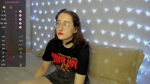 Snapshot of x_purr_agatha_x chatting on January 8, 2:46 am Agatha online show from January 8, 2:46 am