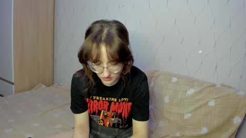 Snapshot of x_purr_agatha_x chatting on January 15, 3:11 am Agatha online show from January 15, 3:11 am