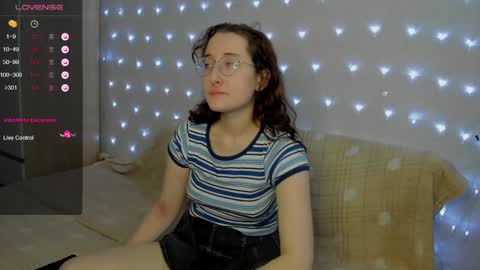 Snapshot of x_purr_agatha_x chatting on February 7, 3:12 am Agatha online show from February 7, 3:12 am