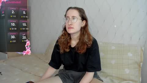 Snapshot of x_purr_agatha_x chatting on September 15, 2:33 am Agatha online show from September 15, 2:33 am