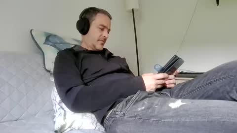 Snapshot of xalegarmax chatting on April 7, 10:48 am xalegarmax online show from April 7, 10:48 am