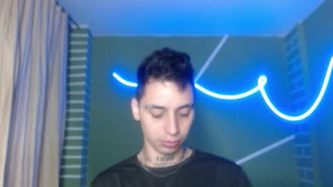 Snapshot of xalejo_max chatting on December 16, 7:35 am xalejo_max online show from December 16, 7:35 am