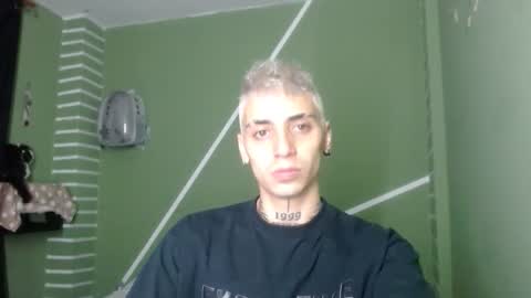 Snapshot of xalejo_max chatting on January 13, 12:05 am xalejo_max online show from January 13, 12:05 am