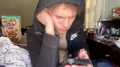 Snapshot of xander0zzz chatting on February 1, 3:32 pm xander0zzz online show from February 1, 3:32 pm