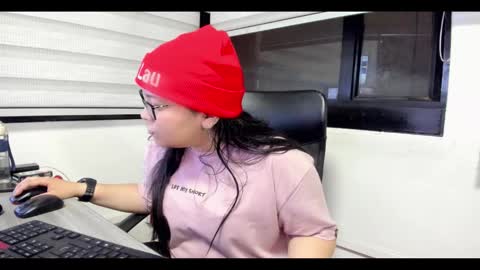 xander_taylor_ online show from October 24, 5:15 am