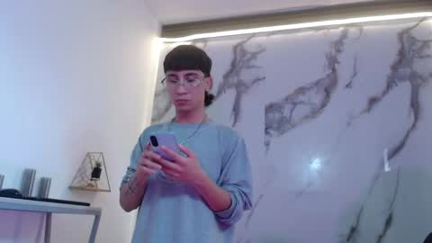 Snapshot of xandergrey8 chatting on April 6, 7:15 pm xandergrey8 online show from April 6, 7:15 pm