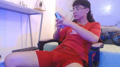 Snapshot of xandergrey8 chatting on April 8, 7:47 pm xandergrey8 online show from April 8, 7:47 pm