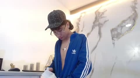 Snapshot of xandergrey8 chatting on April 10, 11:37 am xandergrey8 online show from April 10, 11:37 am