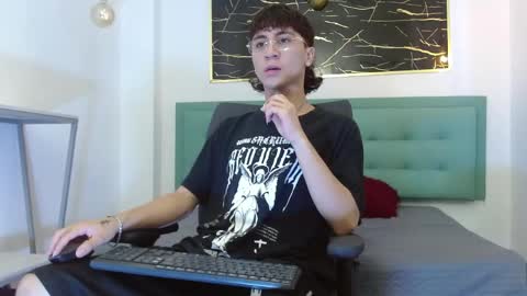 Snapshot of xandergrey8 chatting on April 17, 12:41 pm xandergrey8 online show from April 17, 12:41 pm