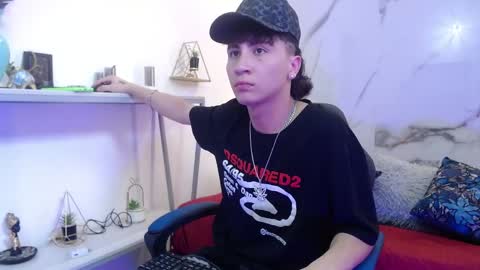 Snapshot of xandergrey8 chatting on April 26, 7:00 pm xandergrey8 online show from April 26, 7:00 pm