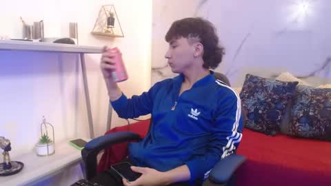 Snapshot of xandergrey8 chatting on April 28, 7:08 pm xandergrey8 online show from April 28, 7:08 pm