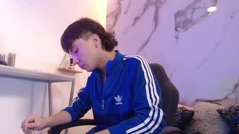 Snapshot of xandergrey8 chatting on May 6, 7:19 pm xandergrey8 online show from May 6, 7:19 pm