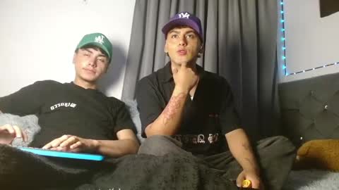 xandrodeluxe online show from May 18, 4:18 am