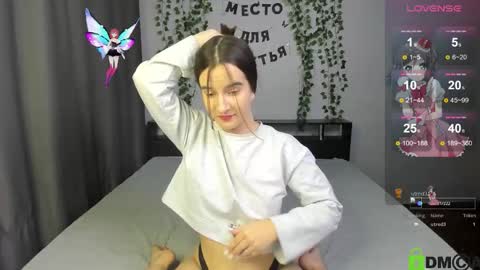 Lola online show from October 23, 6:17 pm