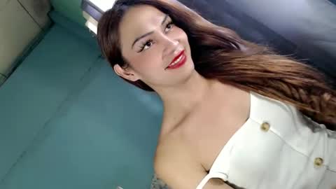 Snapshot of xangel_redx chatting on December 6, 5:31 am ANGEL online show from December 6, 5:31 am