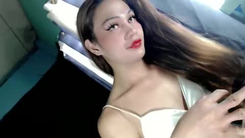 Snapshot of xangel_redx chatting on December 11, 3:02 am ANGEL online show from December 11, 3:02 am