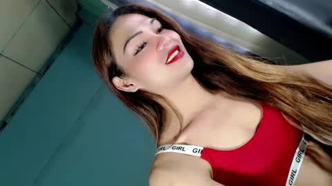 Snapshot of xangel_redx chatting on December 17, 11:38 pm ANGEL online show from December 17, 11:38 pm