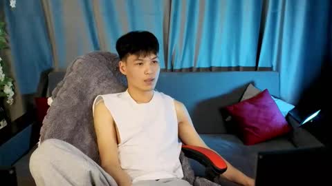 Snapshot of xannell chatting on February 4, 1:50 pm Elvin online show from February 4, 1:50 pm