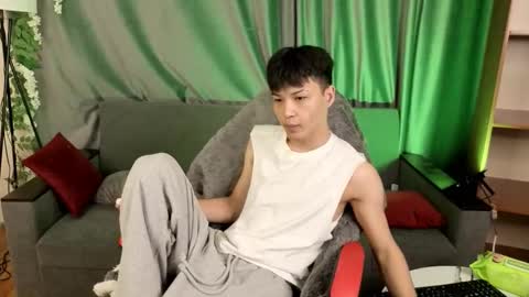 Snapshot of xannell chatting on February 15, 1:52 pm Elvin online show from February 15, 1:52 pm