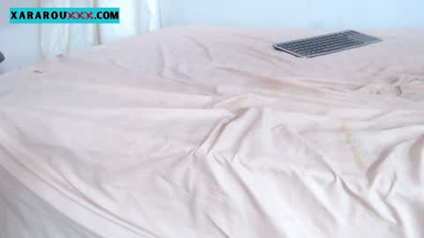Snapshot of xararouxxx chatting on January 27, 7:35 pm S A R A 100K followers online show from January 27, 7:35 pm