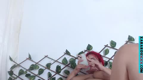 Snapshot of xararouxxx chatting on March 10, 2:50 am S A R A 100K followers online show from March 10, 2:50 am