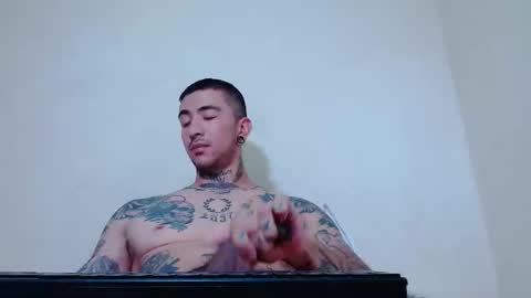 xav_dai online show from May 16, 9:57 pm