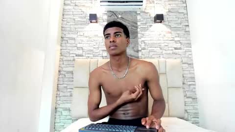 Snapshot of xavi_lee chatting on December 18, 8:15 pm XAVI online show from December 18, 8:15 pm