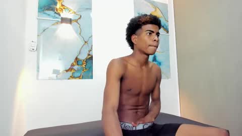 Snapshot of xavi_lee chatting on March 25, 7:42 pm XAVI online show from March 25, 7:42 pm