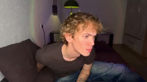 Snapshot of xavier_200 chatting on April 11, 6:12 pm Xavier PVT open online show from April 11, 6:12 pm