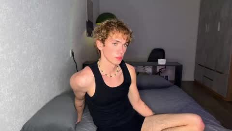 Snapshot of xavier_200 chatting on April 16, 4:41 pm Xavier PVT open online show from April 16, 4:41 pm