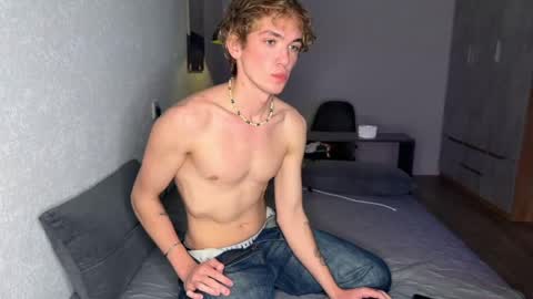Snapshot of xavier_200 chatting on April 18, 7:07 pm Xavier PVT open online show from April 18, 7:07 pm