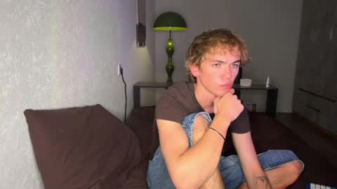 Snapshot of xavier_200 chatting on May 8, 6:24 pm Xavier PVT open online show from May 8, 6:24 pm