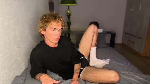 Snapshot of xavier_200 chatting on May 21, 6:26 pm Xavier PVT open online show from May 21, 6:26 pm