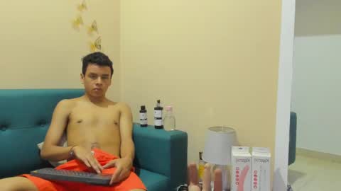 xavier fox online show from September 18, 2:02 am
