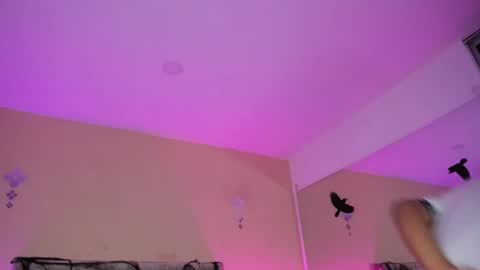 Snapshot of xavier_fox__ chatting on October 18, 3:42 am xavier fox online show from October 18, 3:42 am