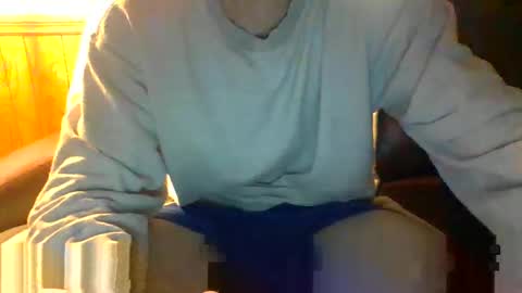 Snapshot of xby232xx chatting on January 5, 11:33 pm xby232xx online show from January 5, 11:33 pm