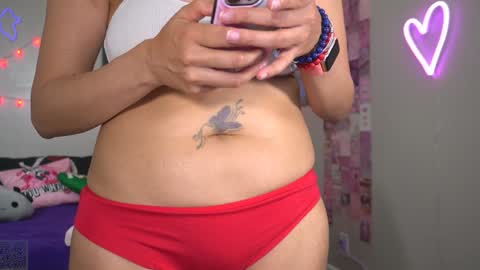 Snapshot of xclusivesecrets chatting on October 2, 7:54 pm spoil me here  online show from October 2, 7:54 pm