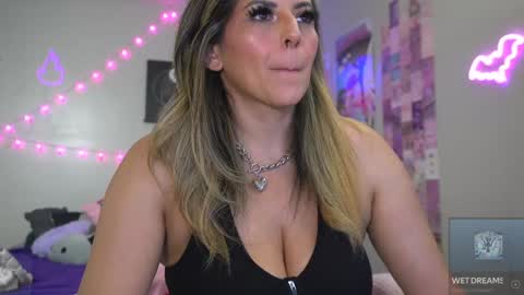 Snapshot of xclusivesecrets chatting on October 3, 7:11 pm spoil me here  online show from October 3, 7:11 pm