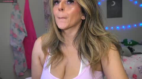 spoil me here  online show from November 29, 11:02 am