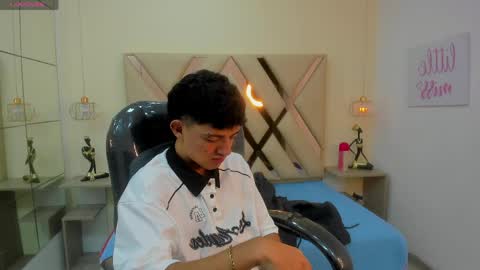 xebastwink online show from May 12, 12:35 pm